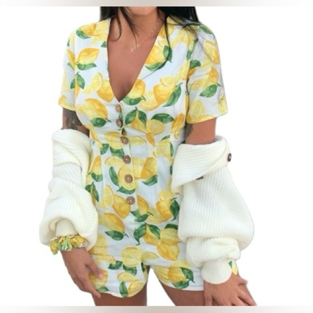 BCBGeneration NWT White Linen Blend Lemon Romper 🍋